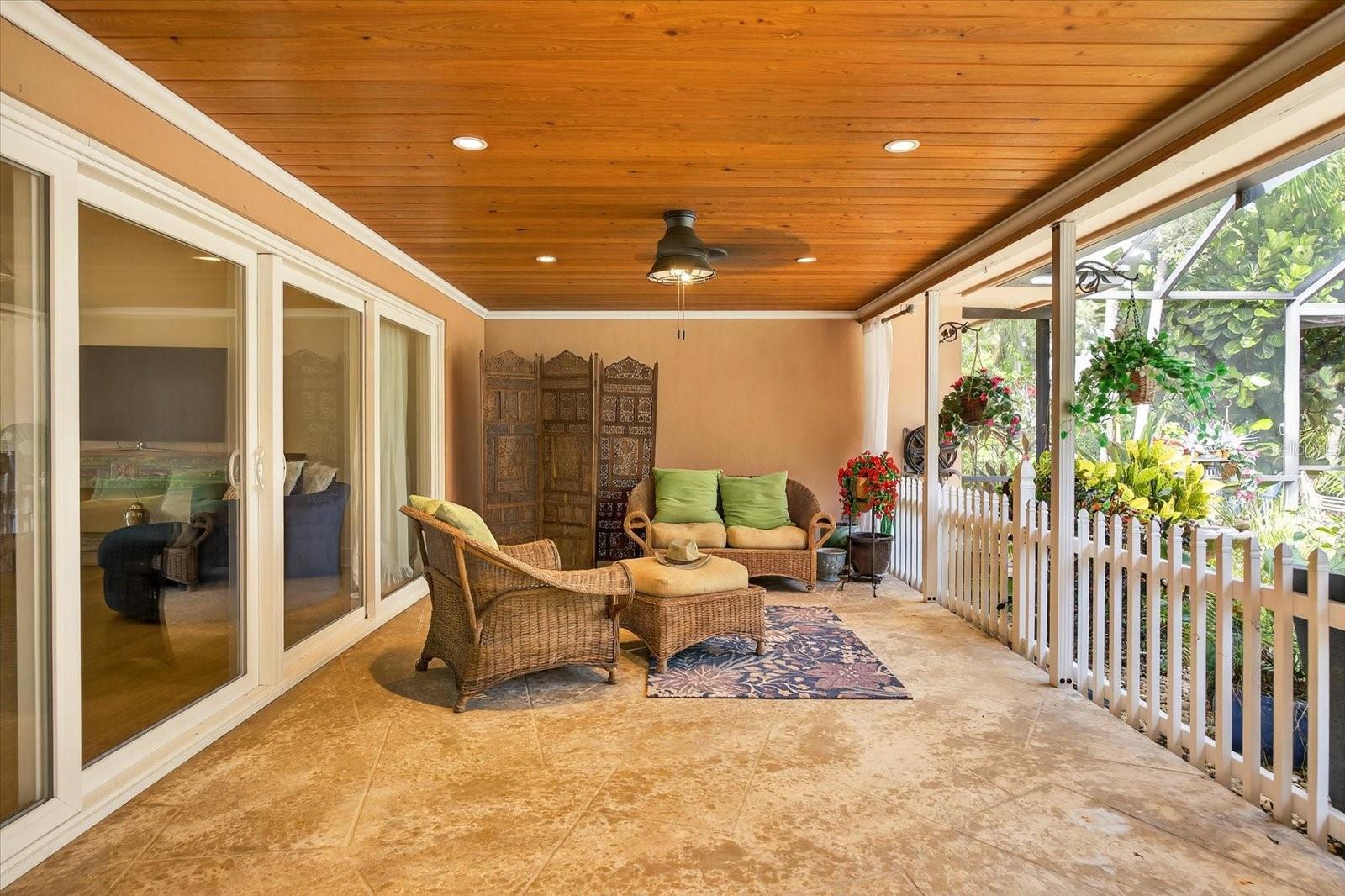 Screened in porch