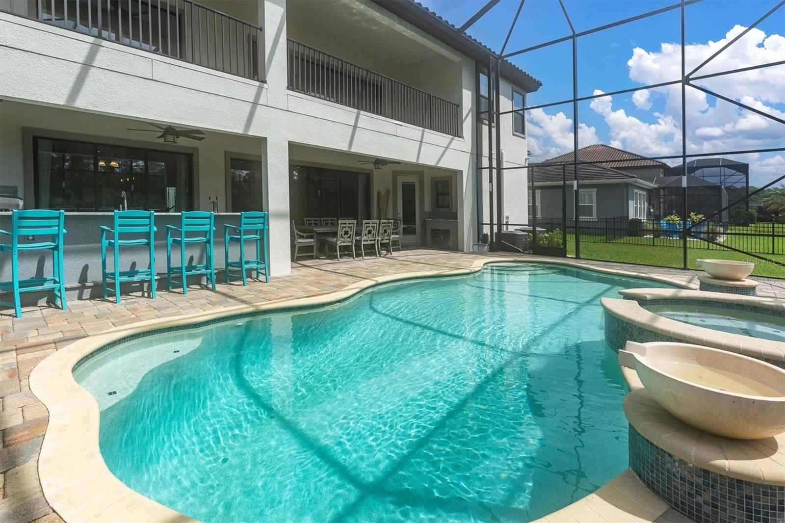 HEATED POOL & SPA