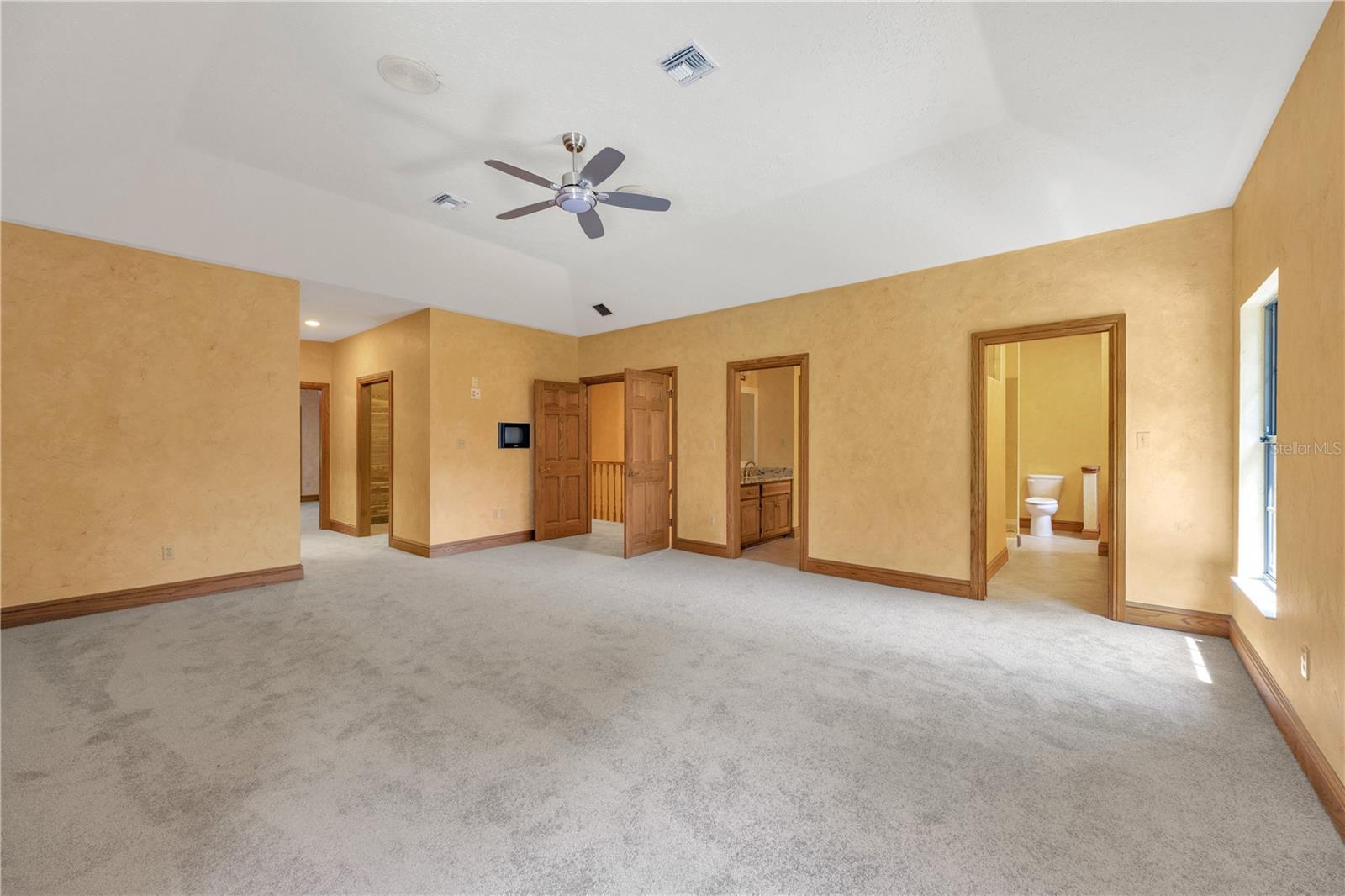 The Owner's suite has a European spa-style bath with a double entrance.