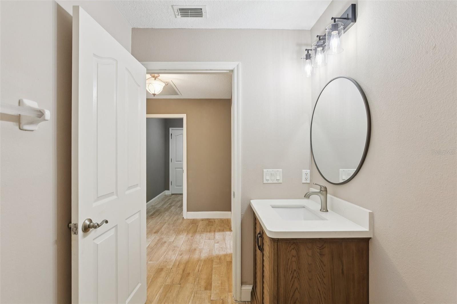 BATHROOM 2