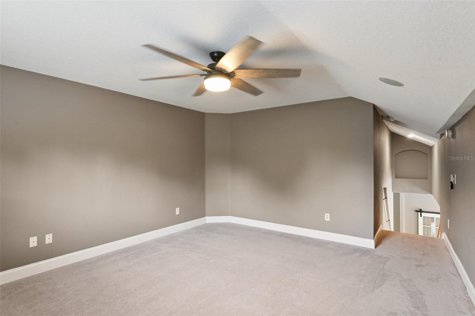 BONUS ROOM UPSTAIRS