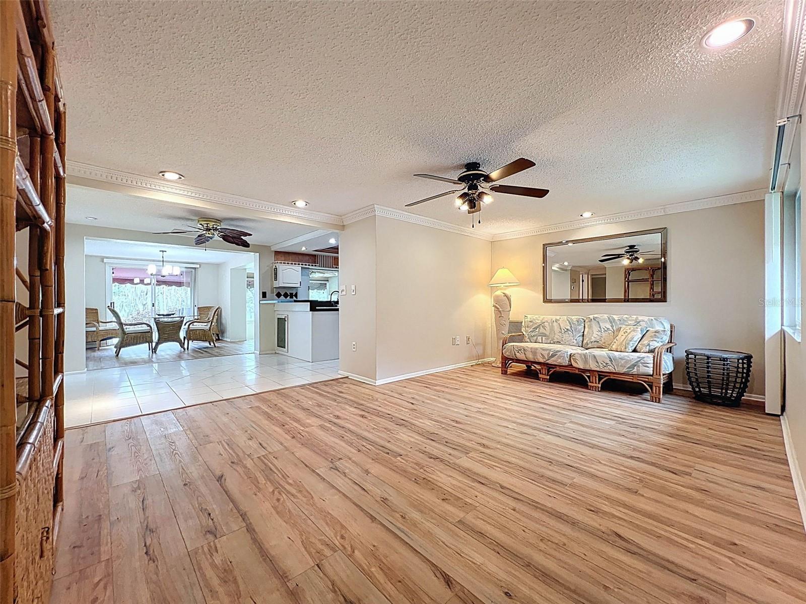 Luxuary vinyl planl flooring