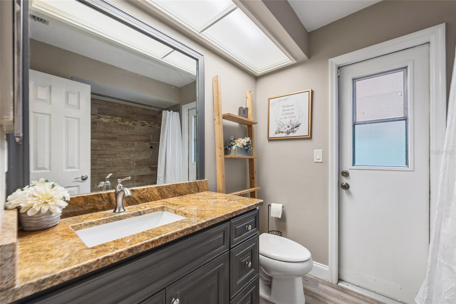 2nd Bathroom