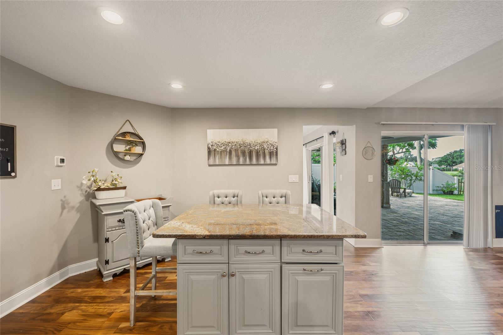 Kitchen Island Breakfast Bar