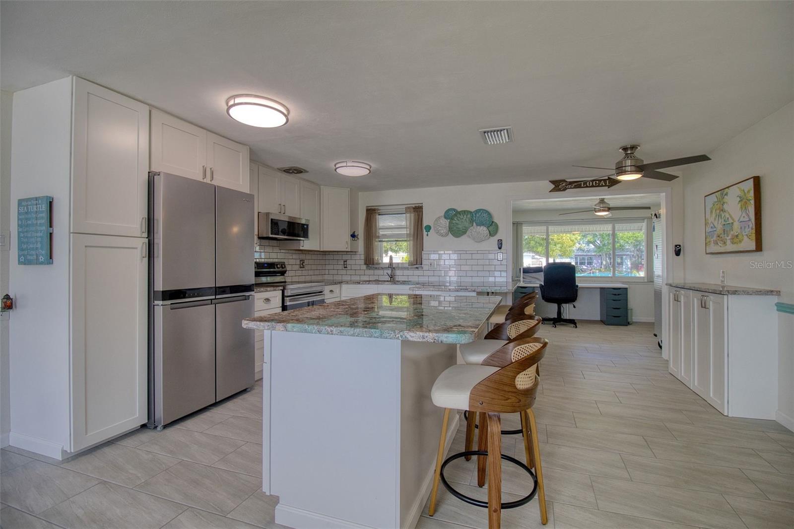 Eat in kitchen