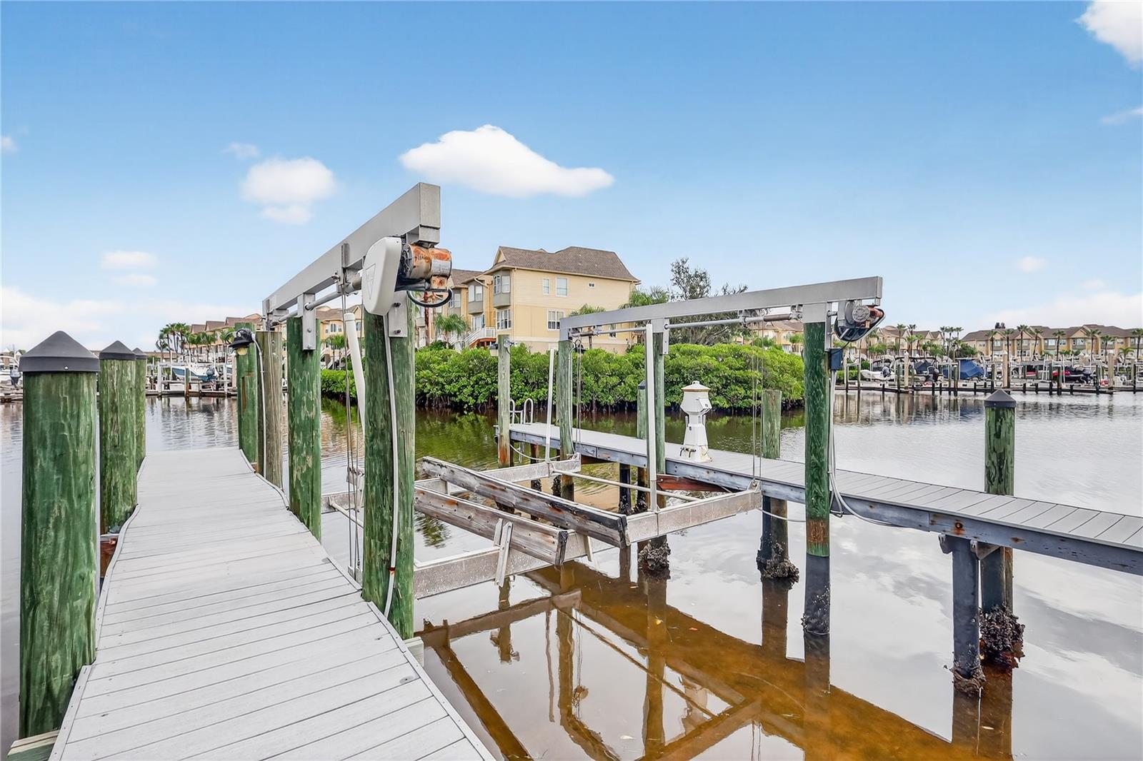 Boat lift with two cat walks