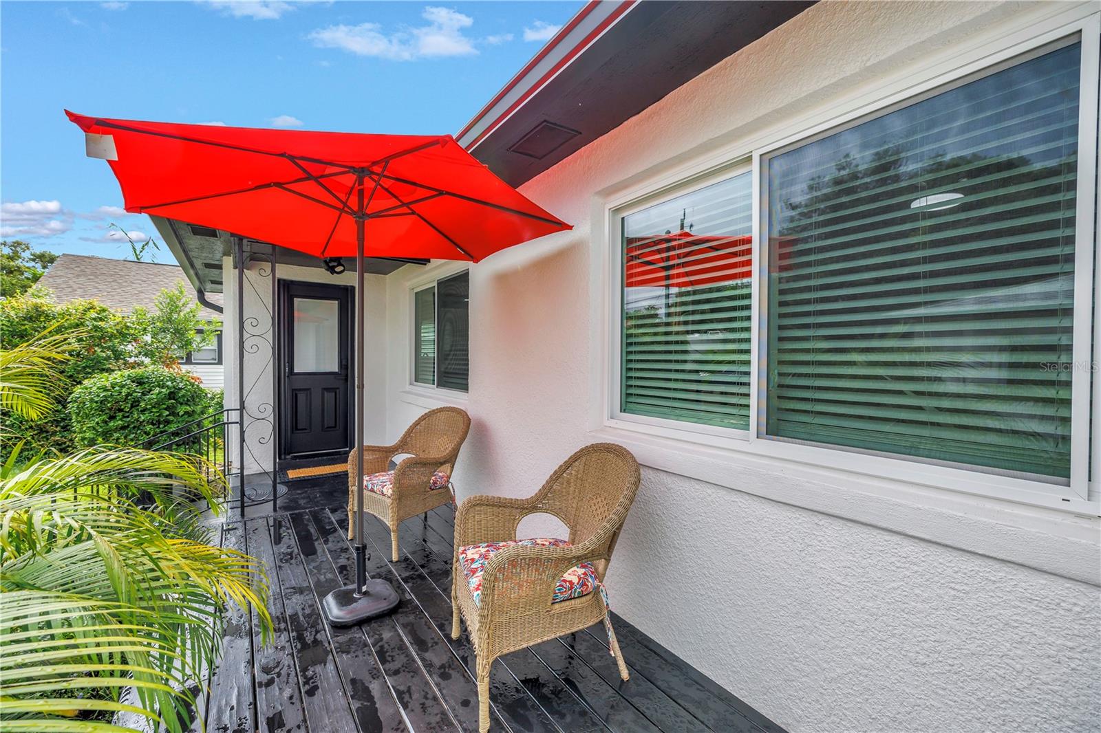 MAIN HOUSE DECK