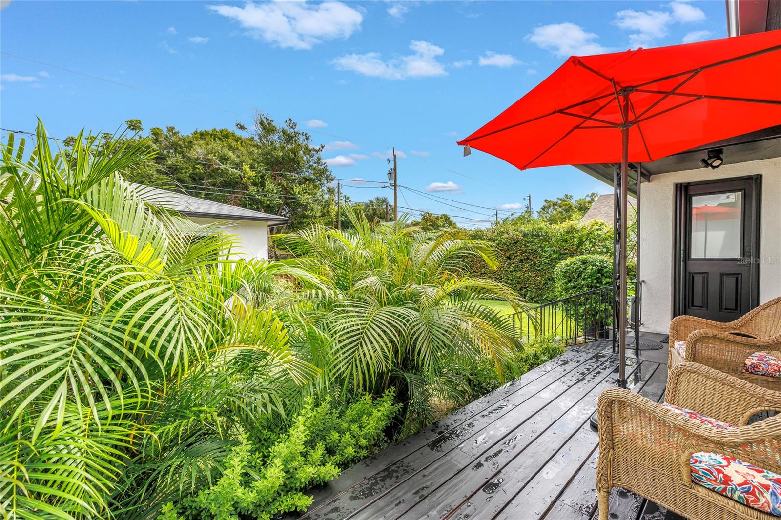 MAIN HOUSE DECK