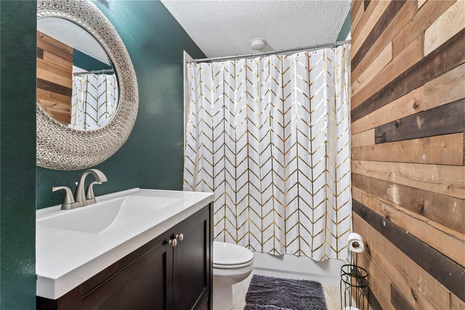 upstairs full bath