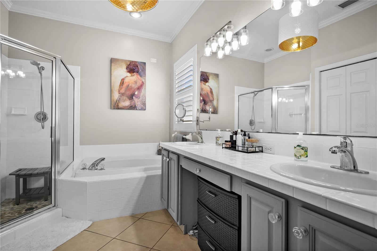 en suite bathroom
