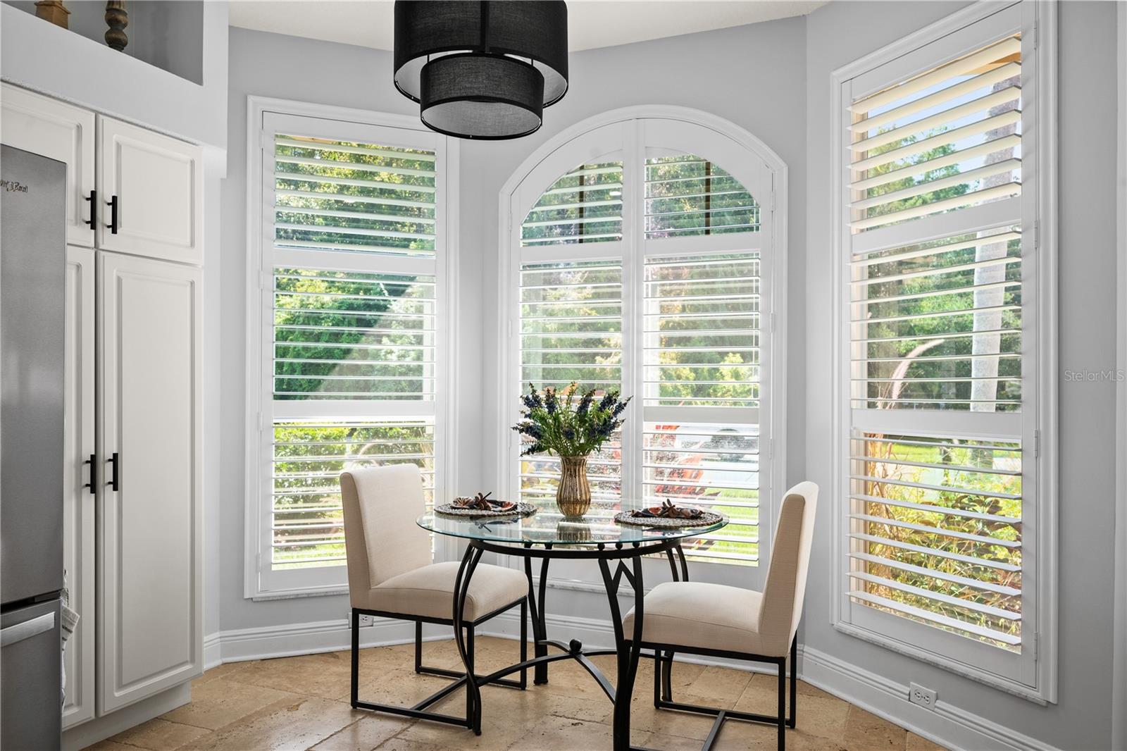 natural lighting for the breakfast nook