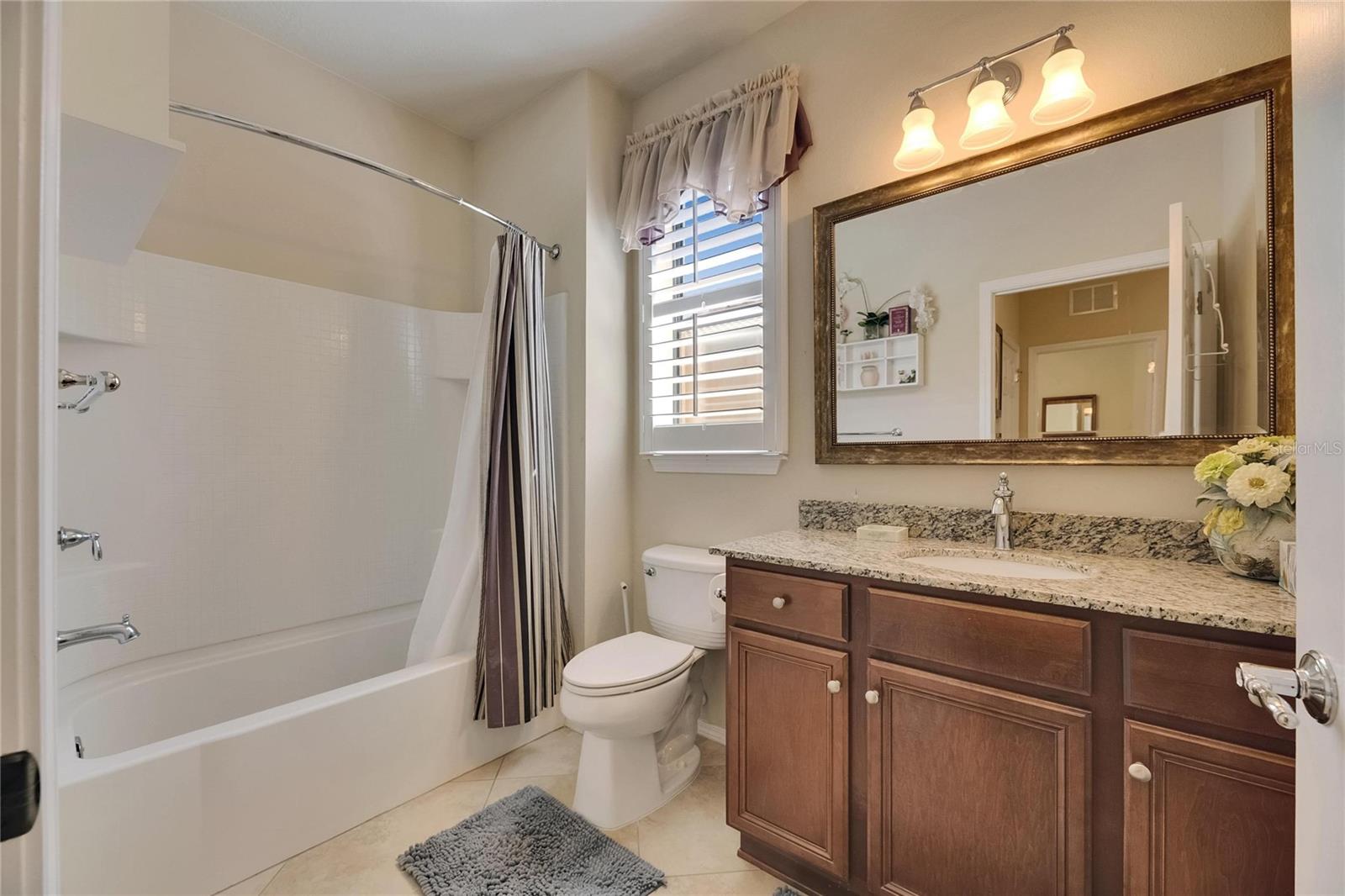 Guest /2nd Bathroom