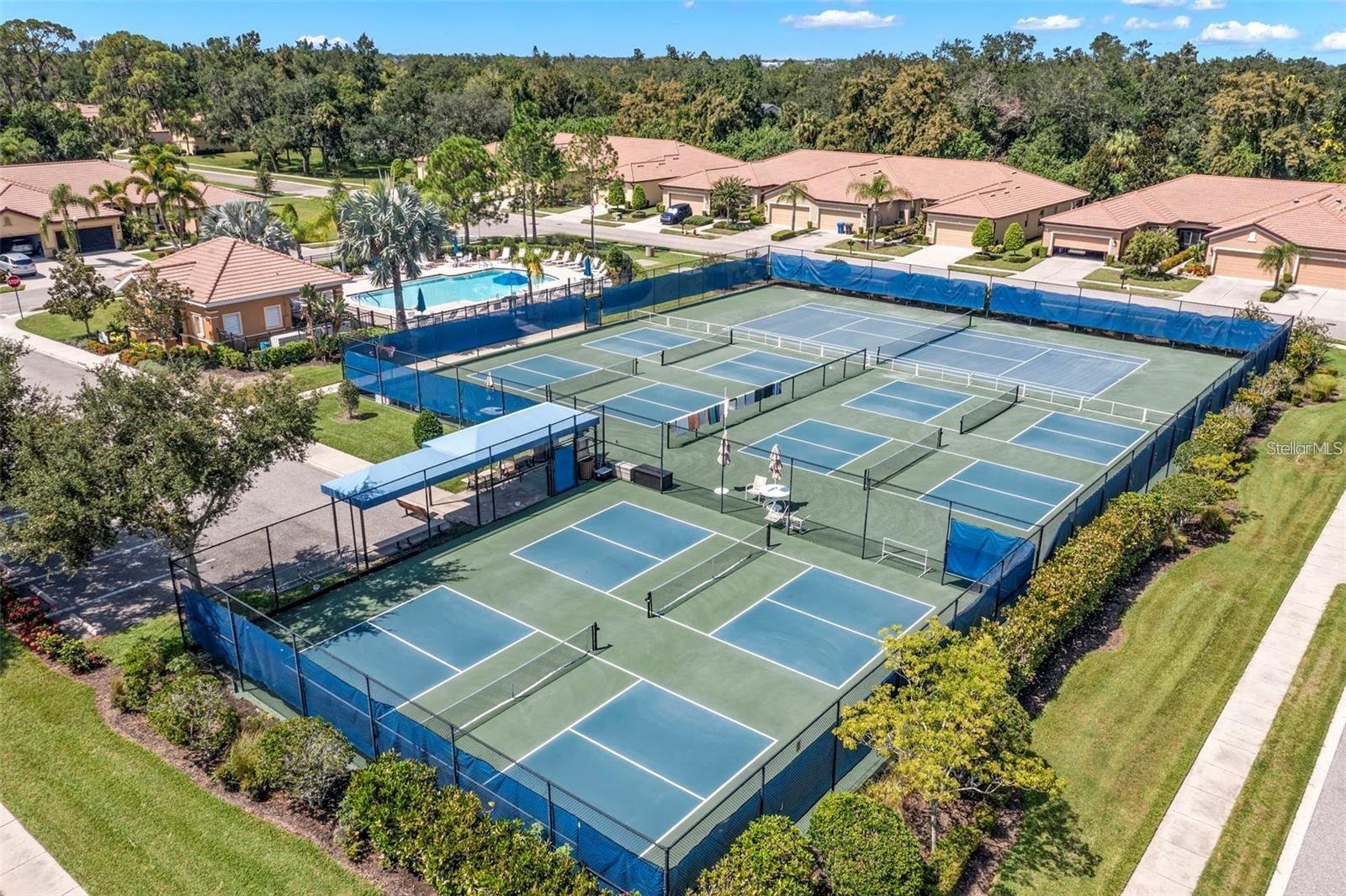 Tennis Courts/Pickelball