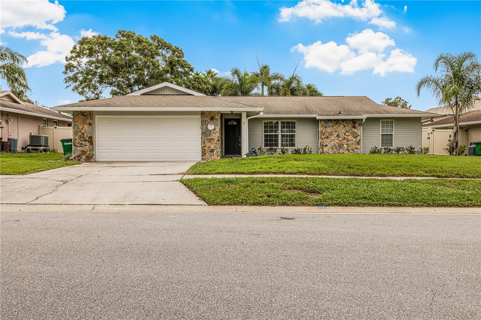 Welcome to 5 Valencia Cir!