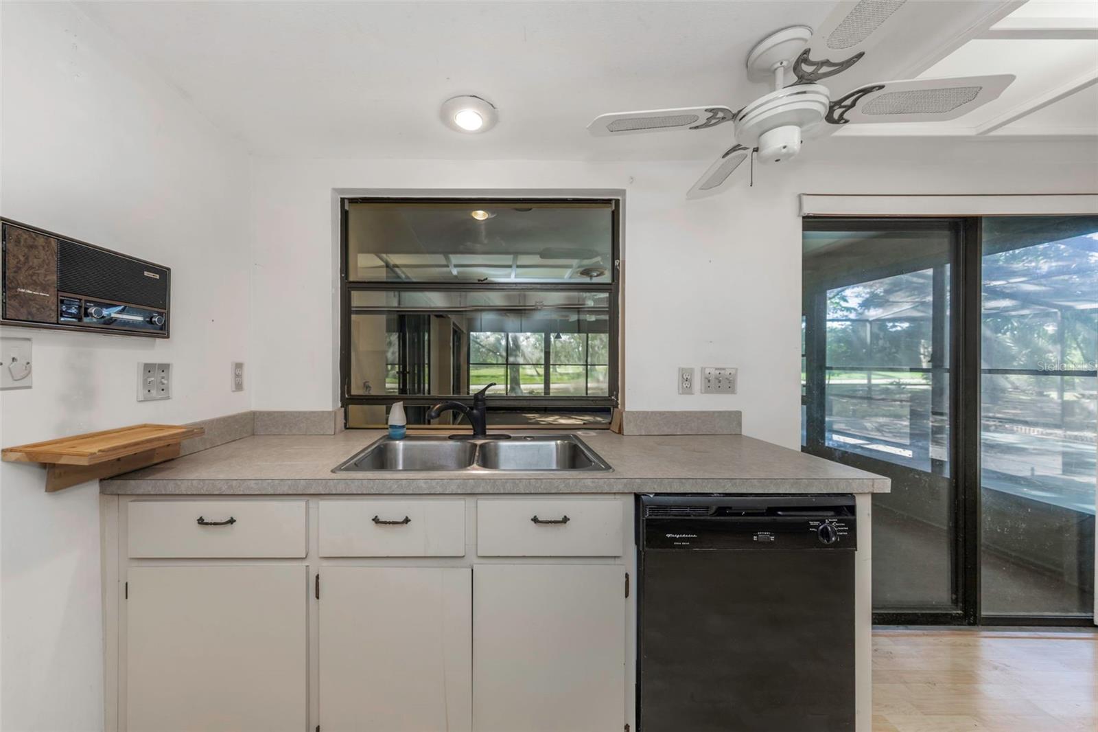 Kitchen - Left View