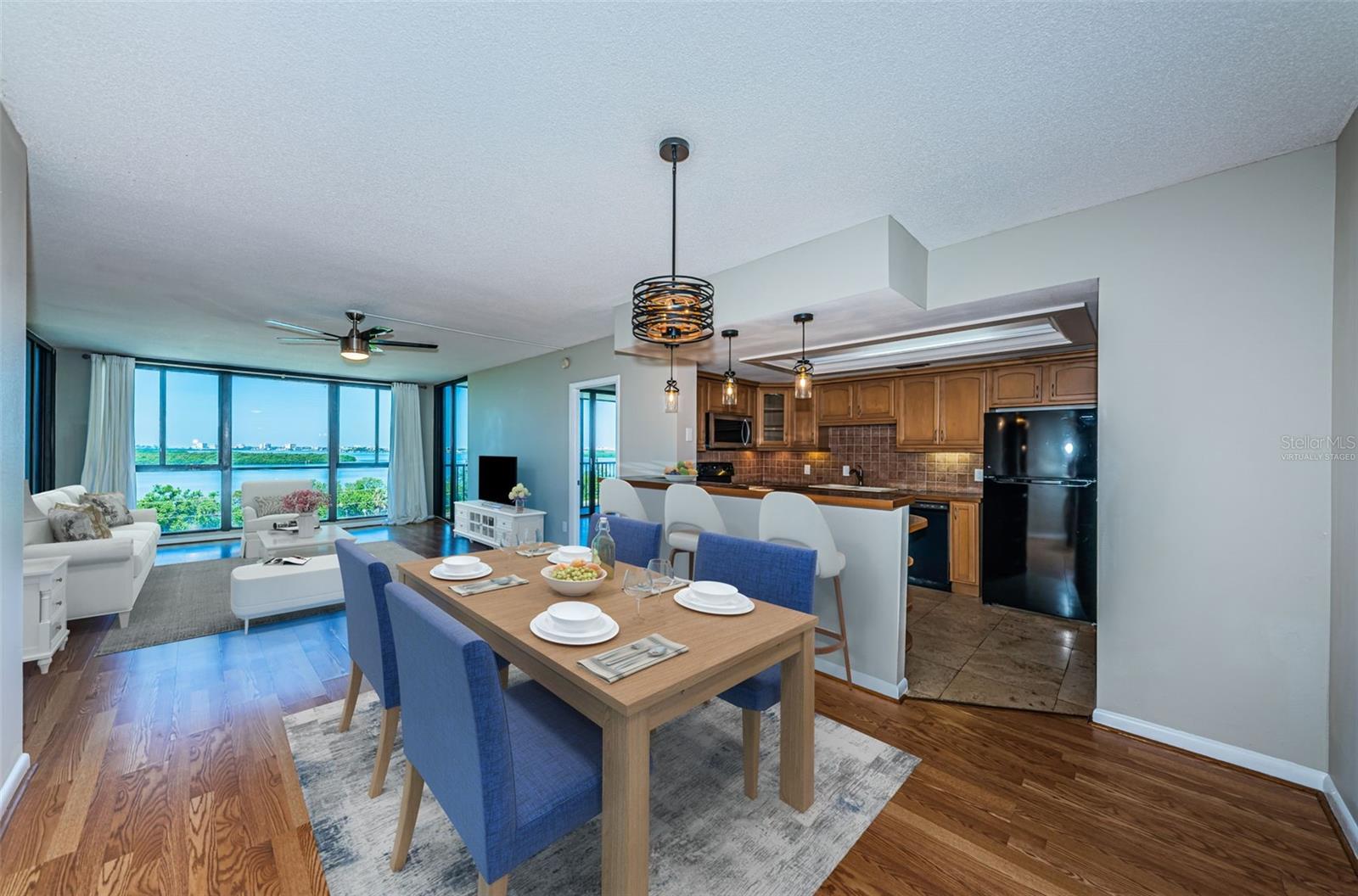Virtually staged dining room