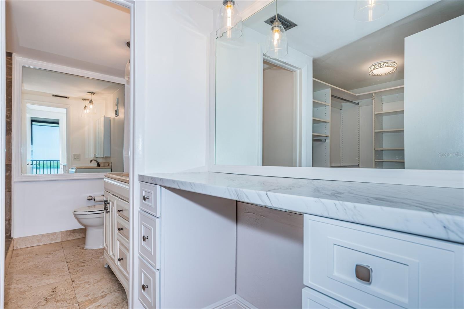 Make-up counter / dressing area