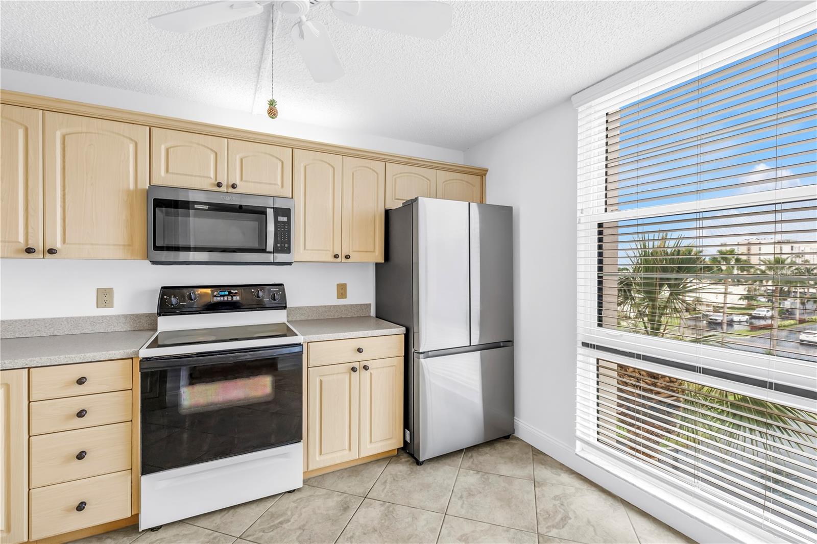 Light and Bright Kitchen