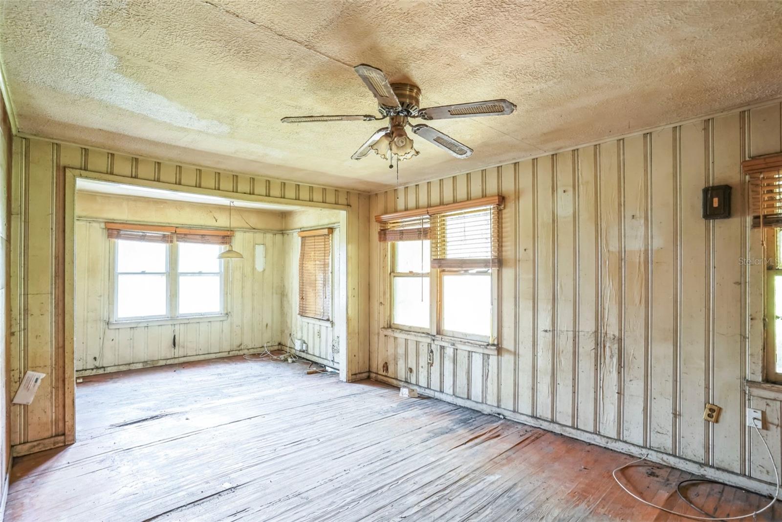 O6339844