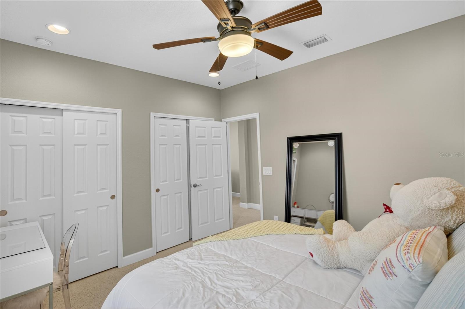 2nd bedroom