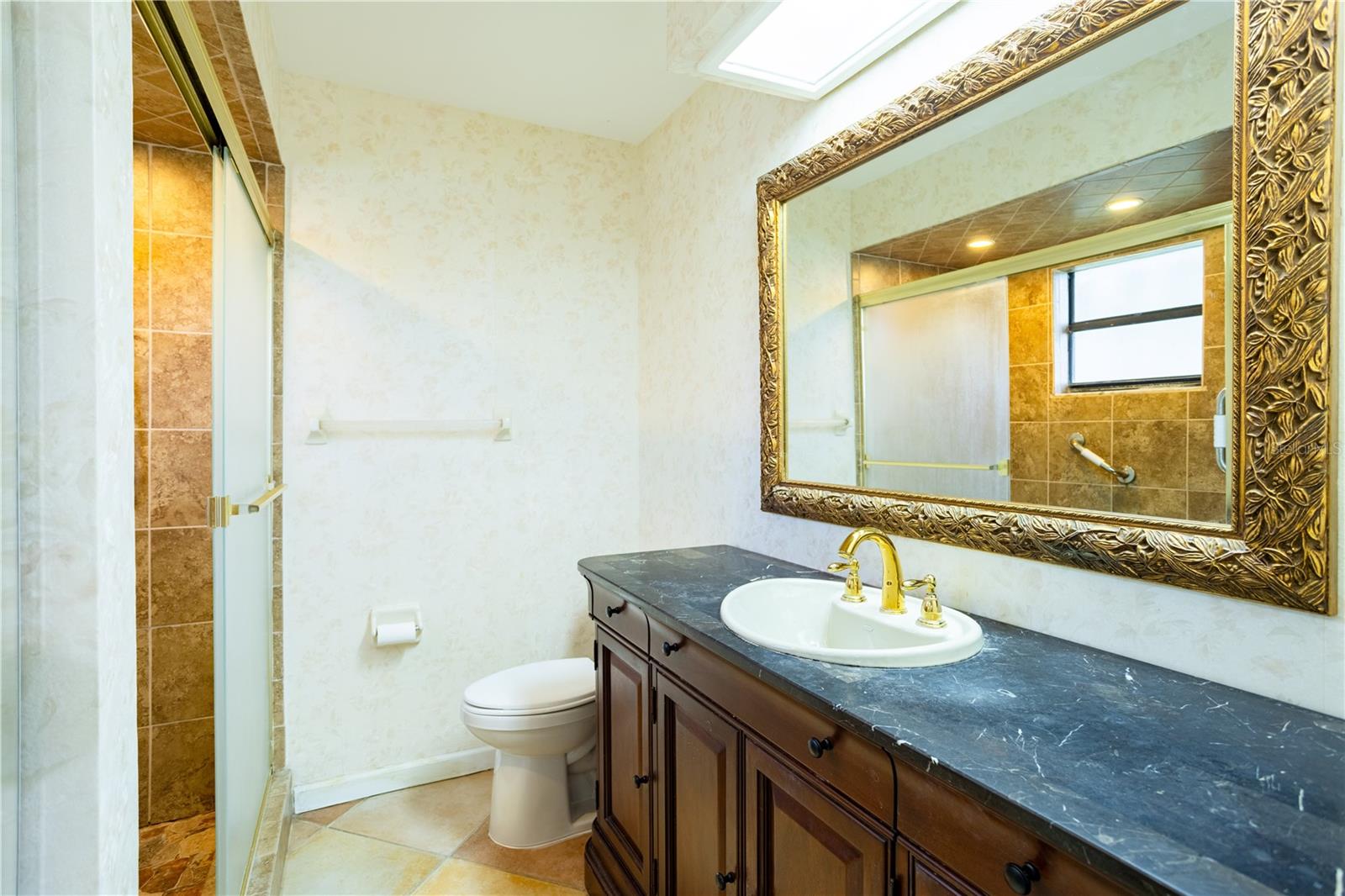 Master Bathroom!