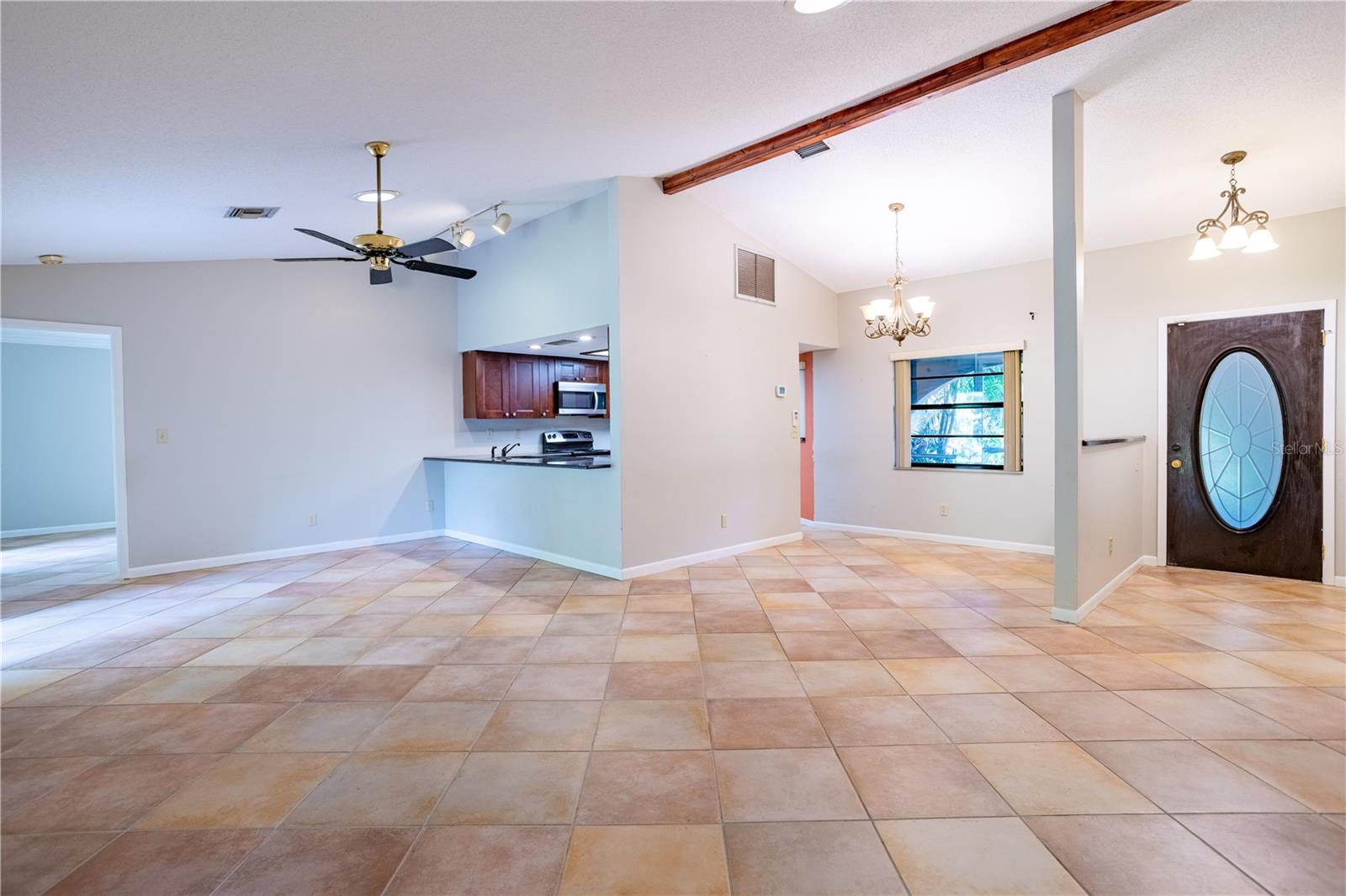 Open Floor Plan!