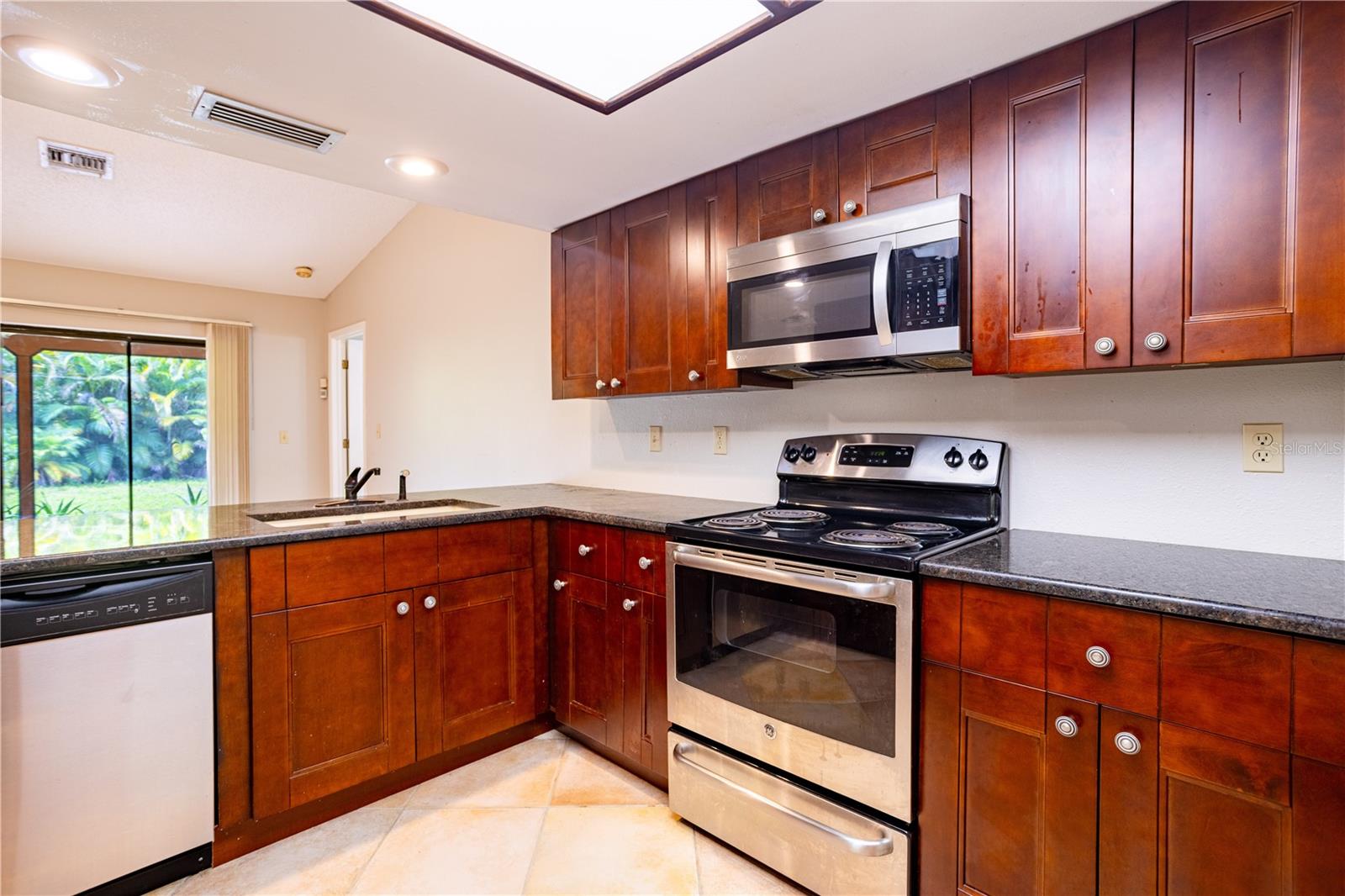 Bright Kitchen!