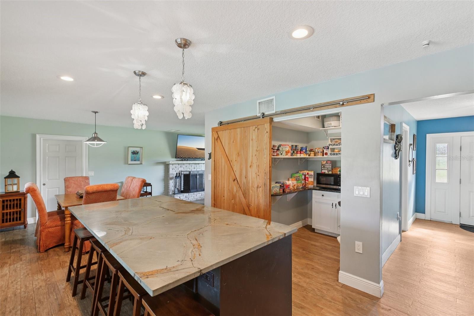 Beautiful  Wasabi Granite Island with HUGE Walk in Pantry