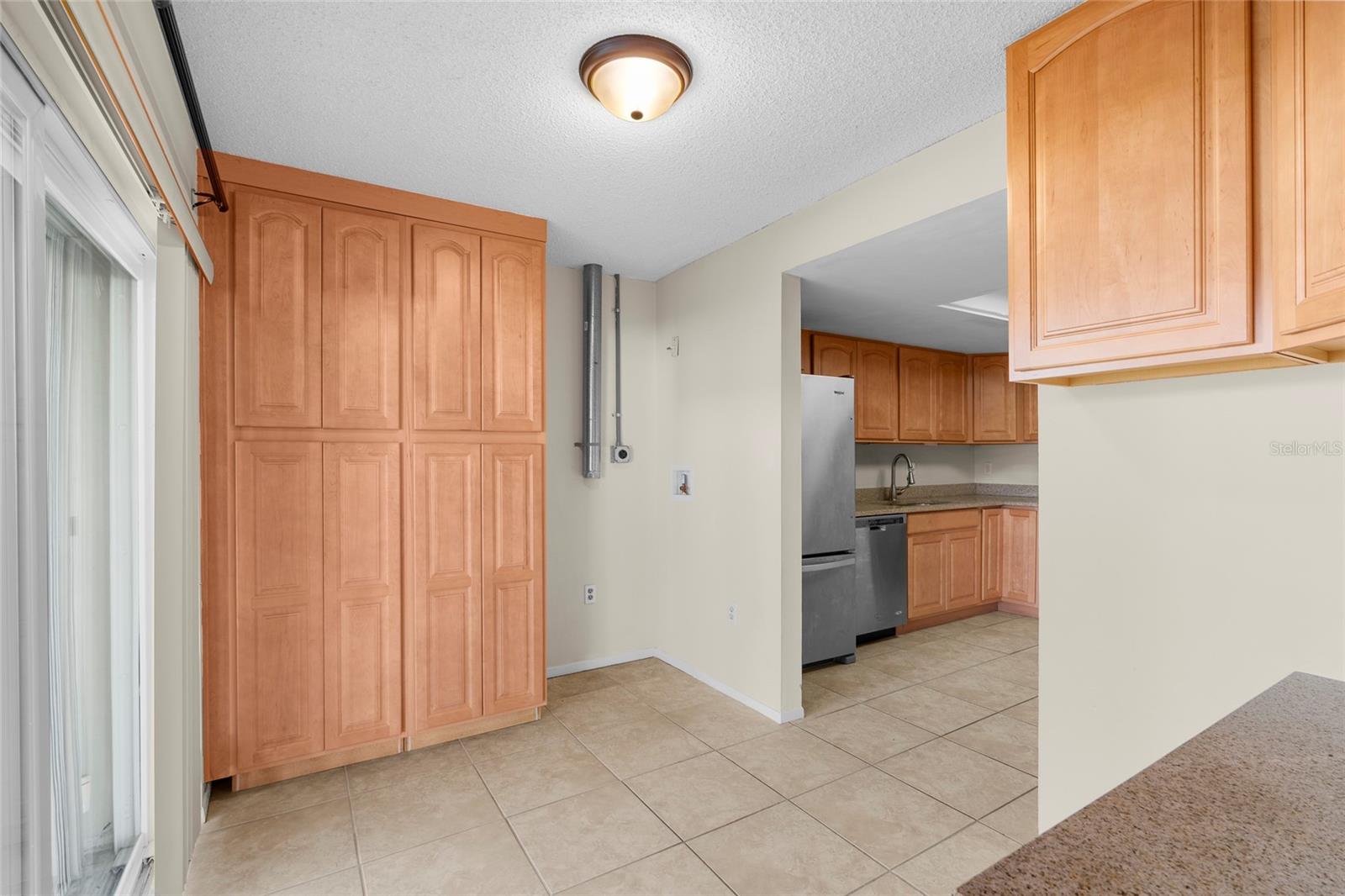 Office/Laundry area