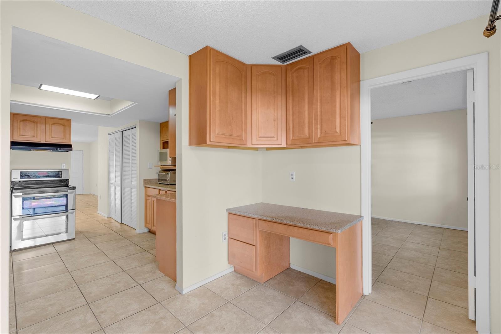 Office/Laundry area