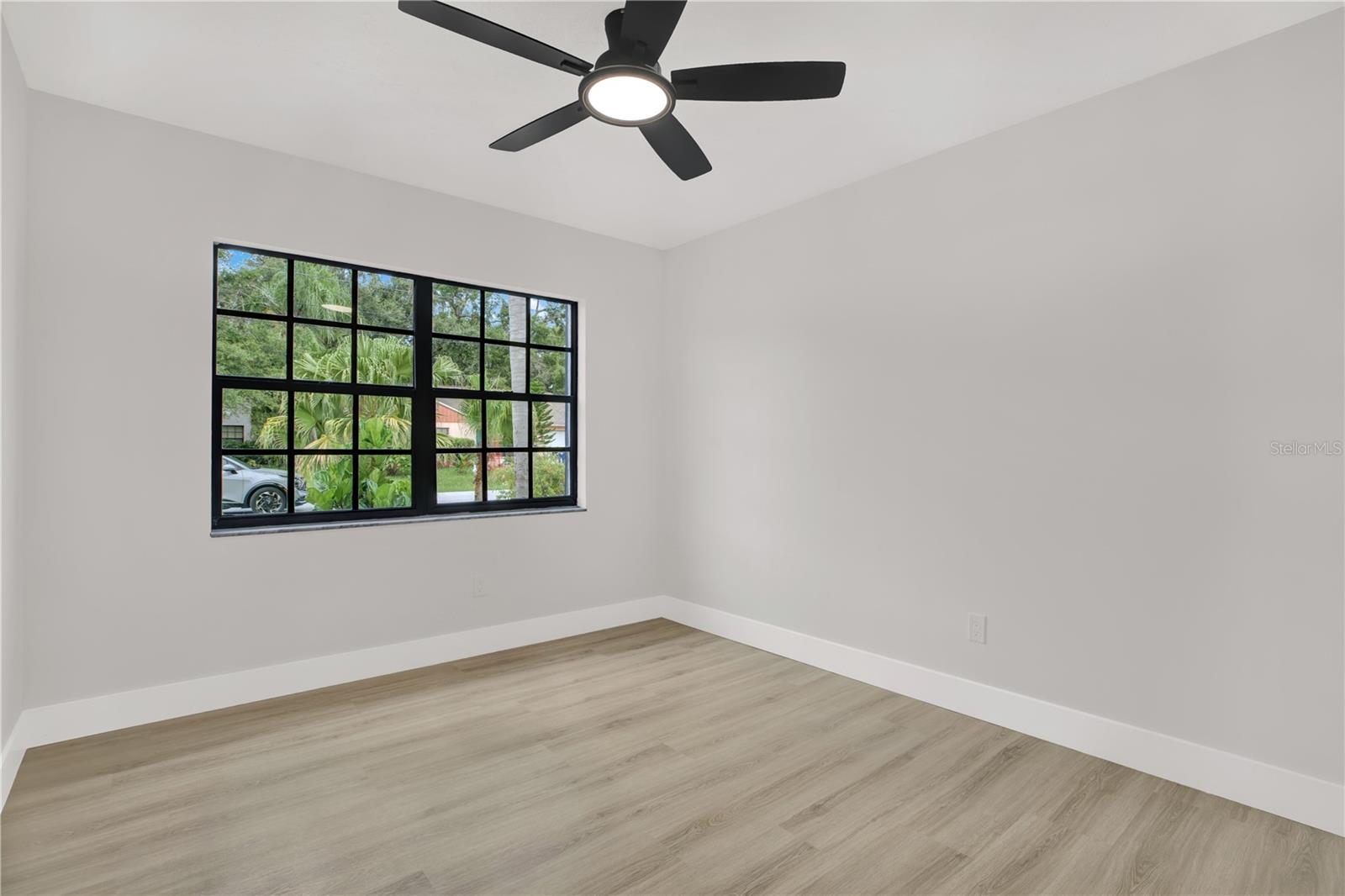 FULLY SCREENED-IN PATIO