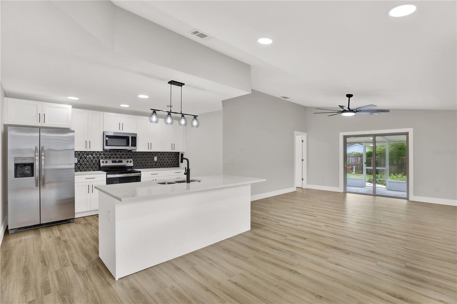 OPEN-CONCEPT KITCHEN