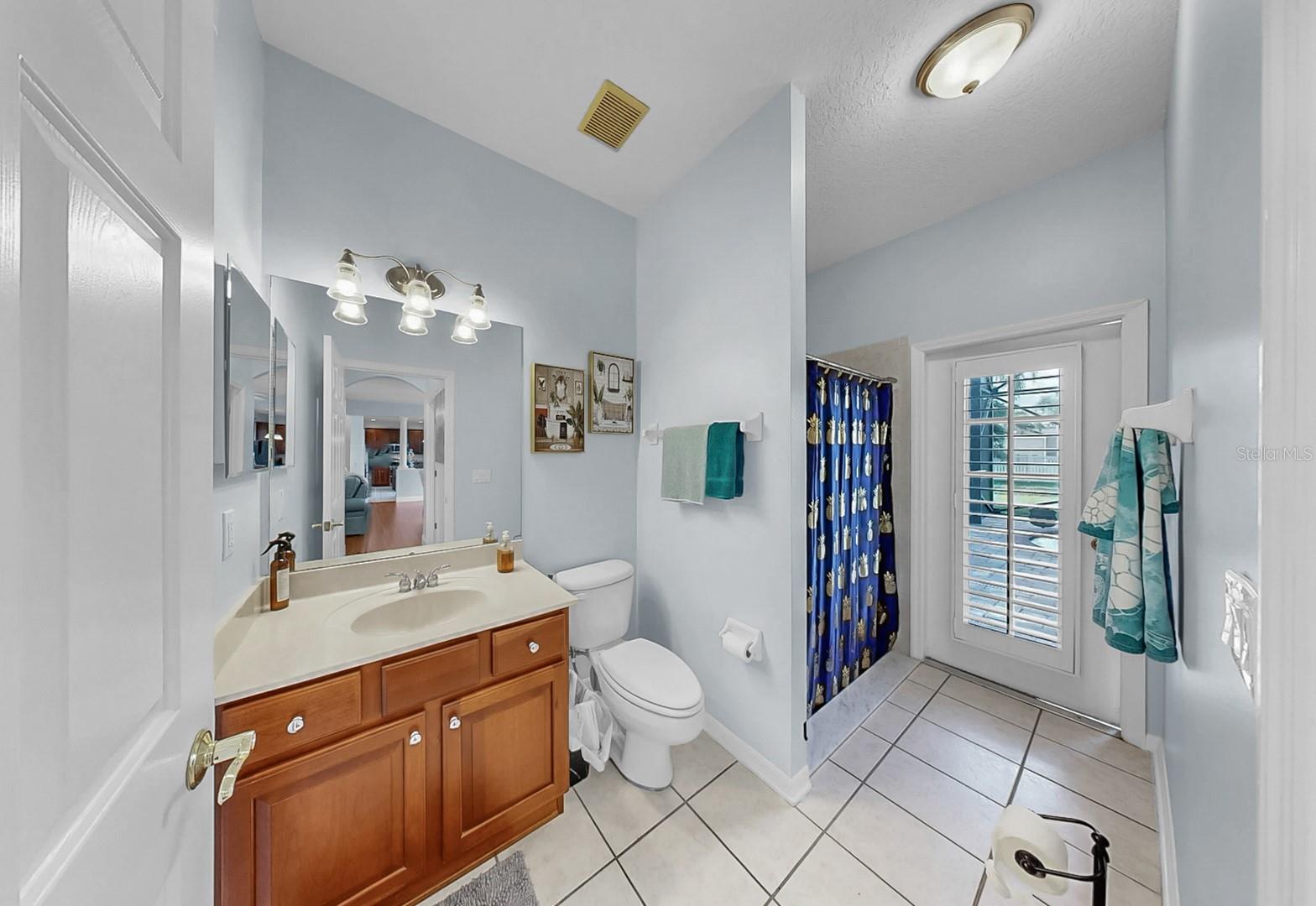 2nd Bathroom 1 st floor