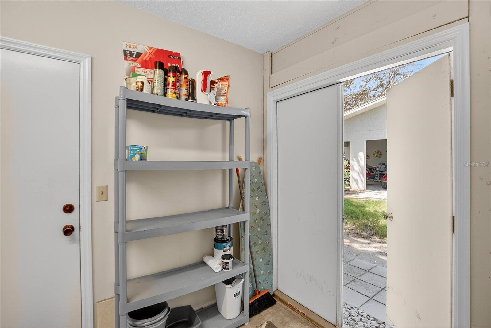 Laundry Romm w/Exterior Access