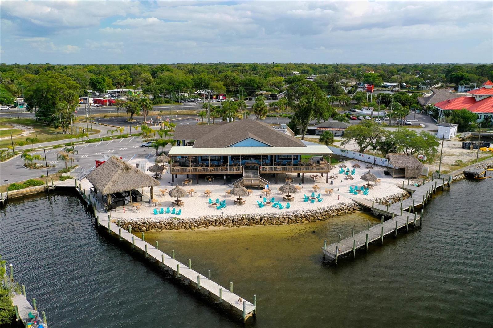 DOCK UP TO WHISKEY JOES FOR A BITE TO EAT BY BOAT 25 MINUTES
