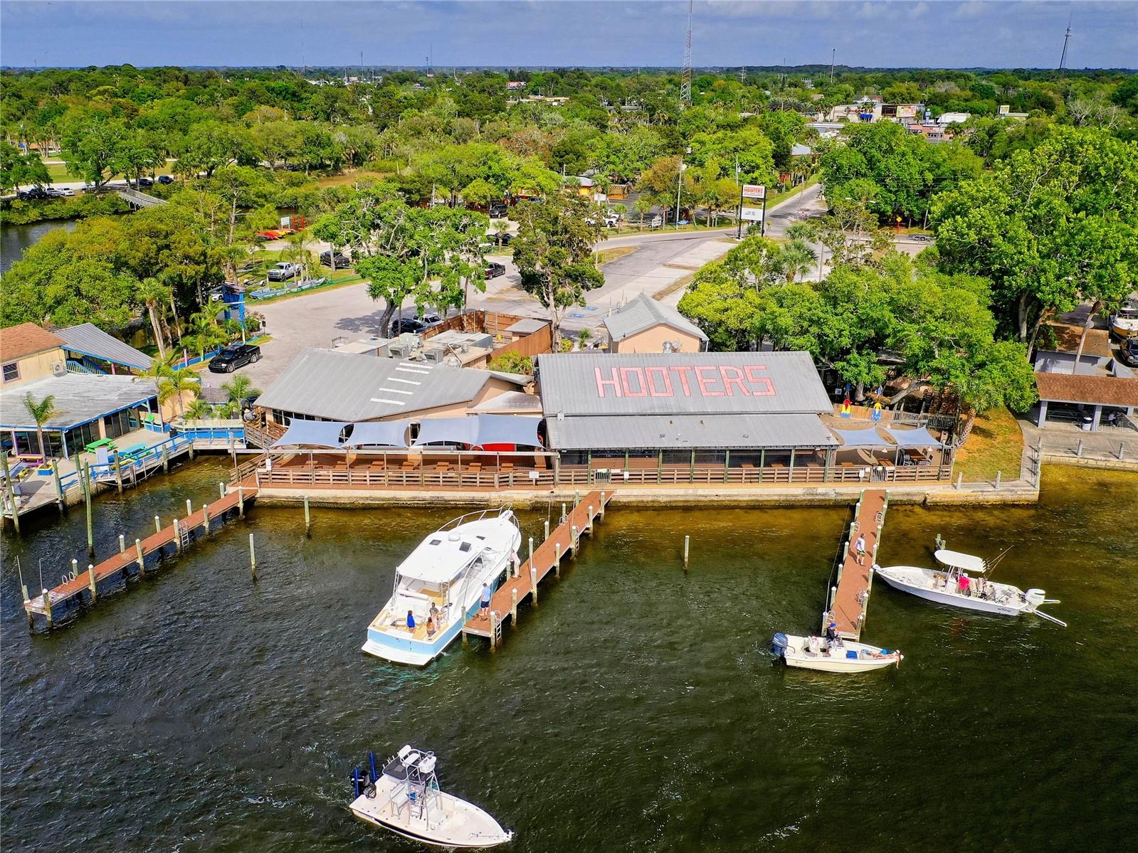 SAMS BEACH BAR A LOCAL FAVORITE BY BOAT OR BY WATER