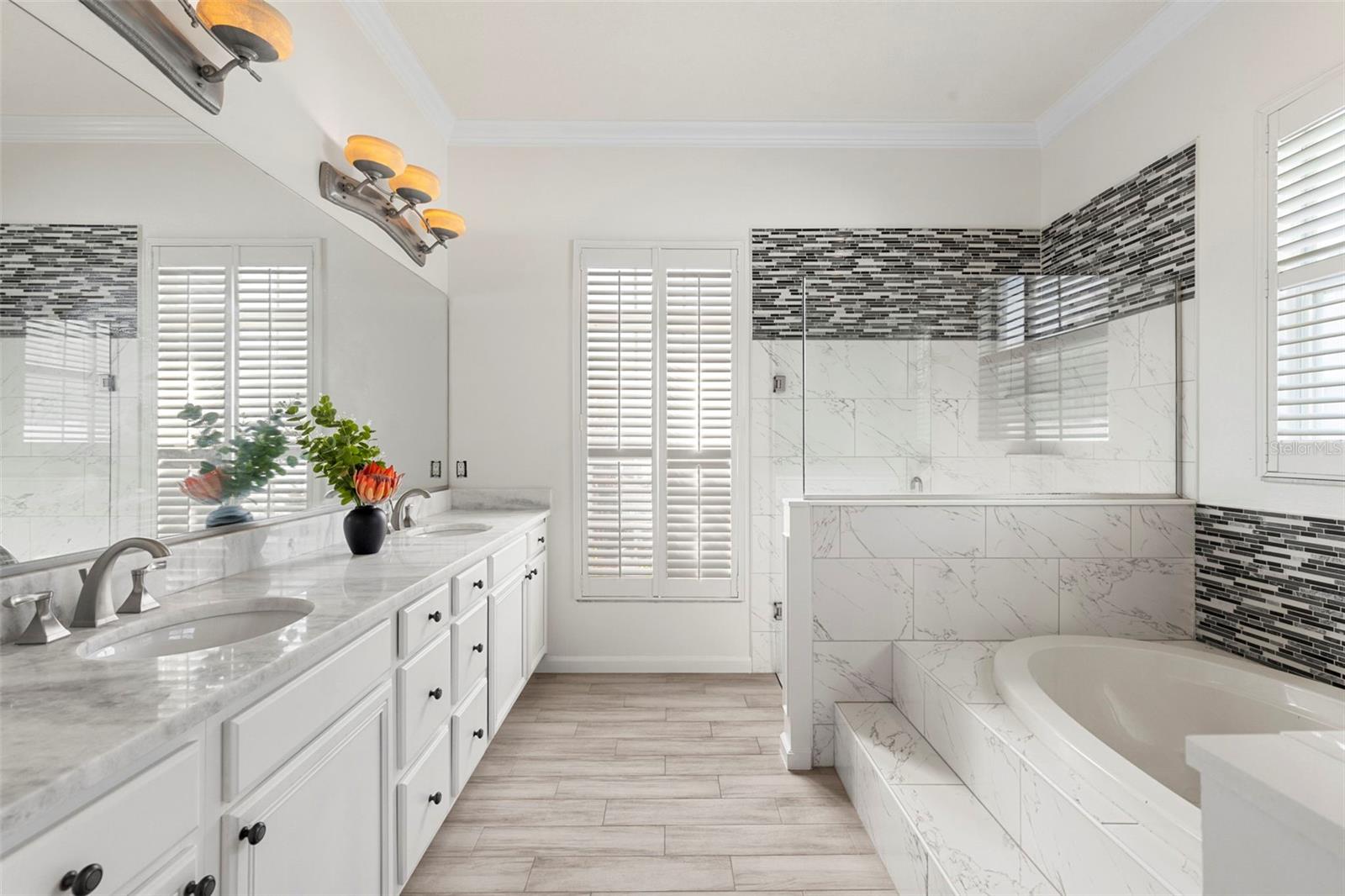 Master En-Suite Bathroom