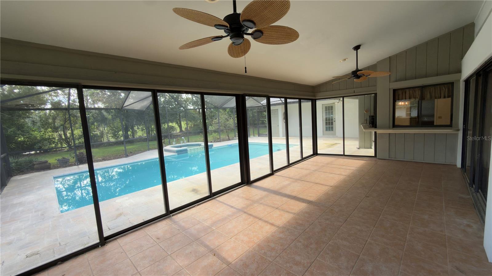 enclosed ac lanai