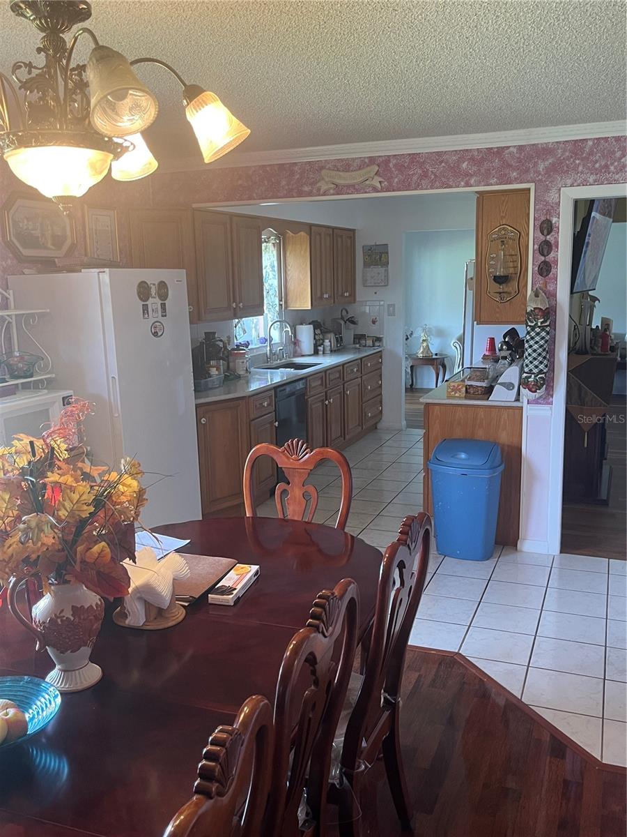 Kitchen & Dining Room