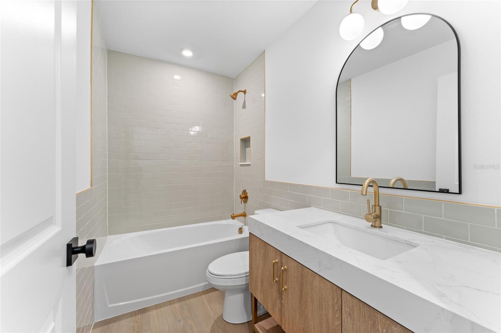 Guest Bathroom 2nd Floor