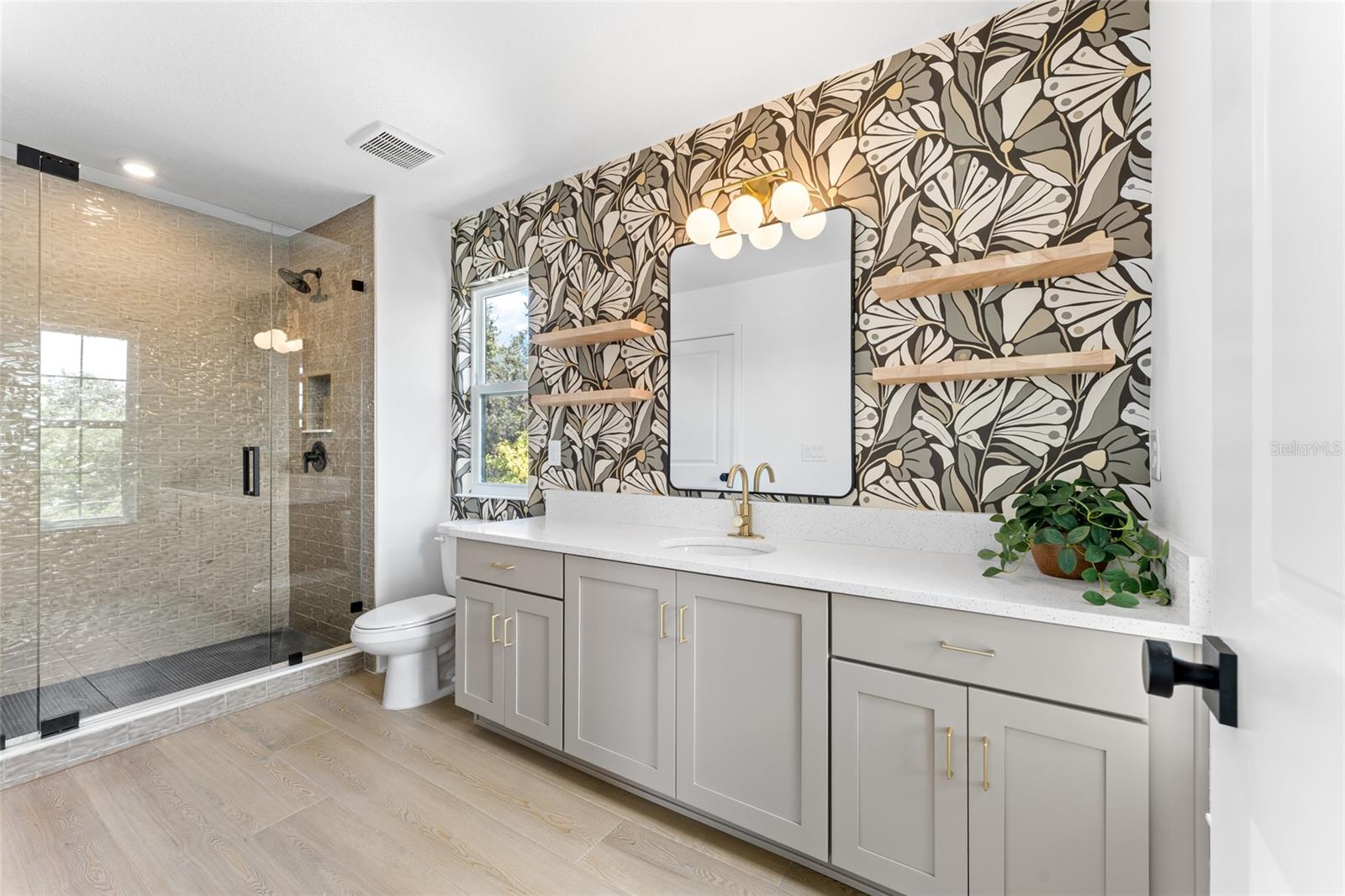 Third Floor Ensuite Bathroom
