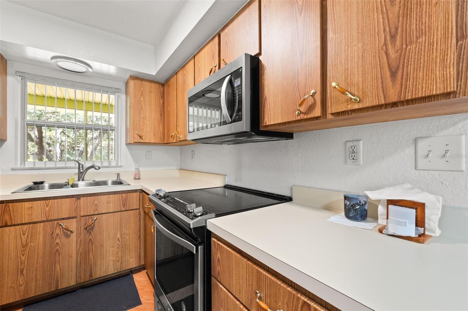 Bright, workable kitchen