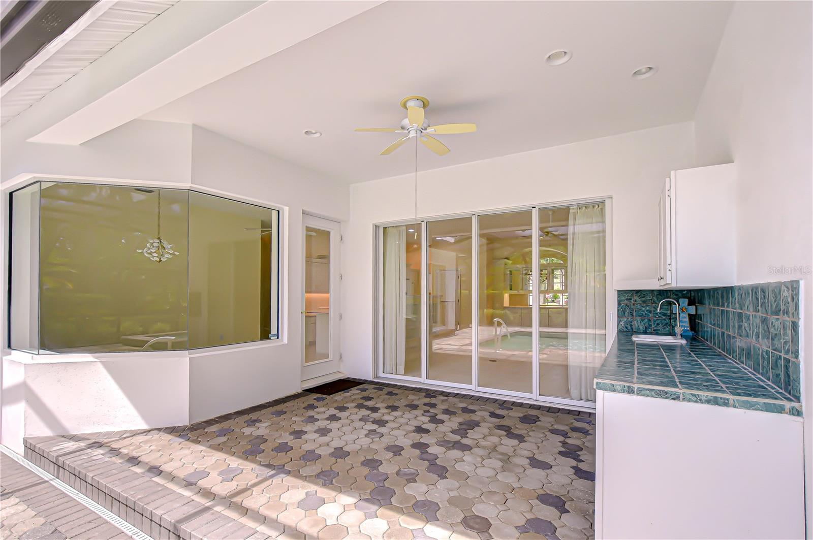 Lanai & Outdoor Kitchen