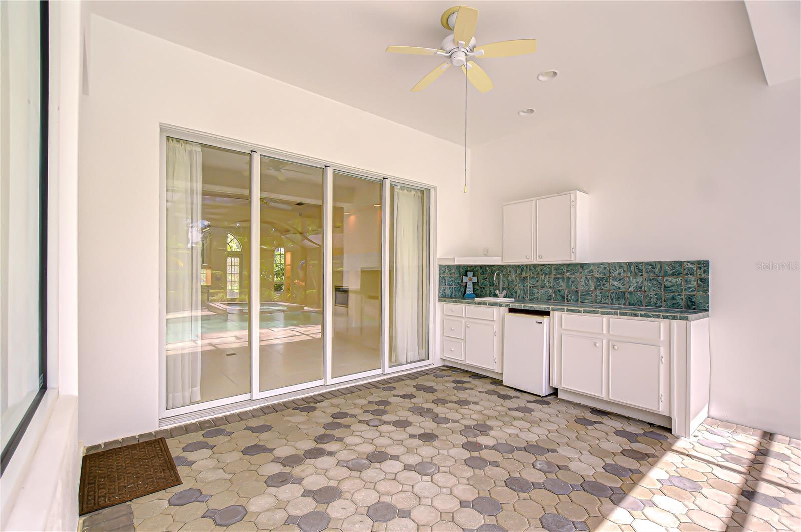 Lanai & Outdoor Kitchen