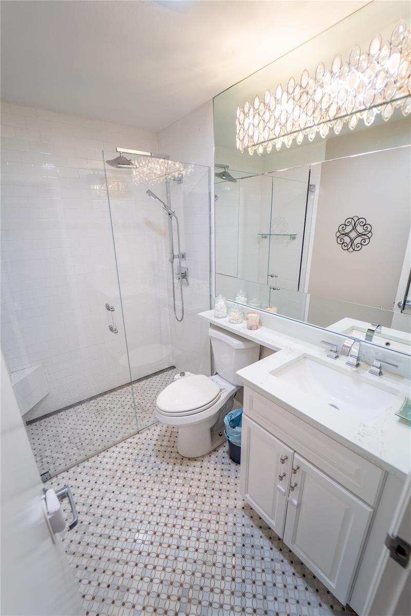 BATHROOM 2