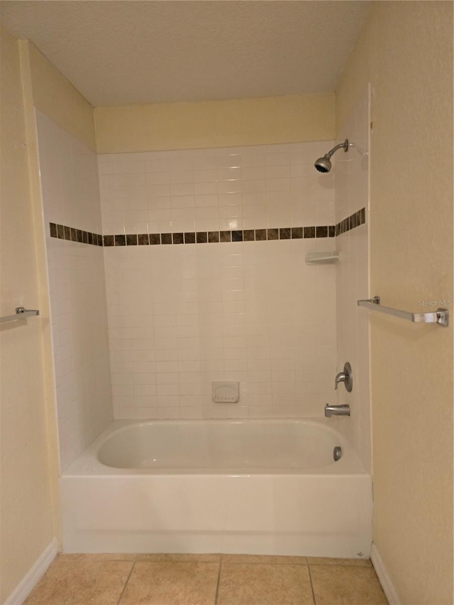 2nd bath tub and shower