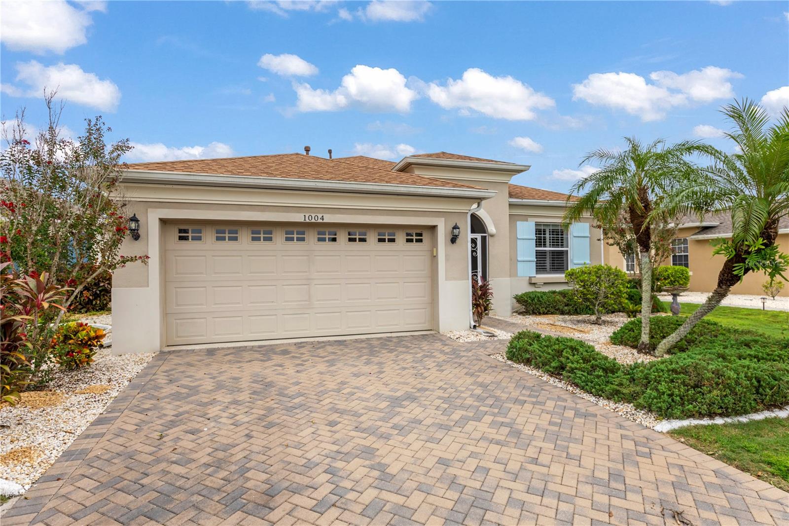 Driveway/Garage