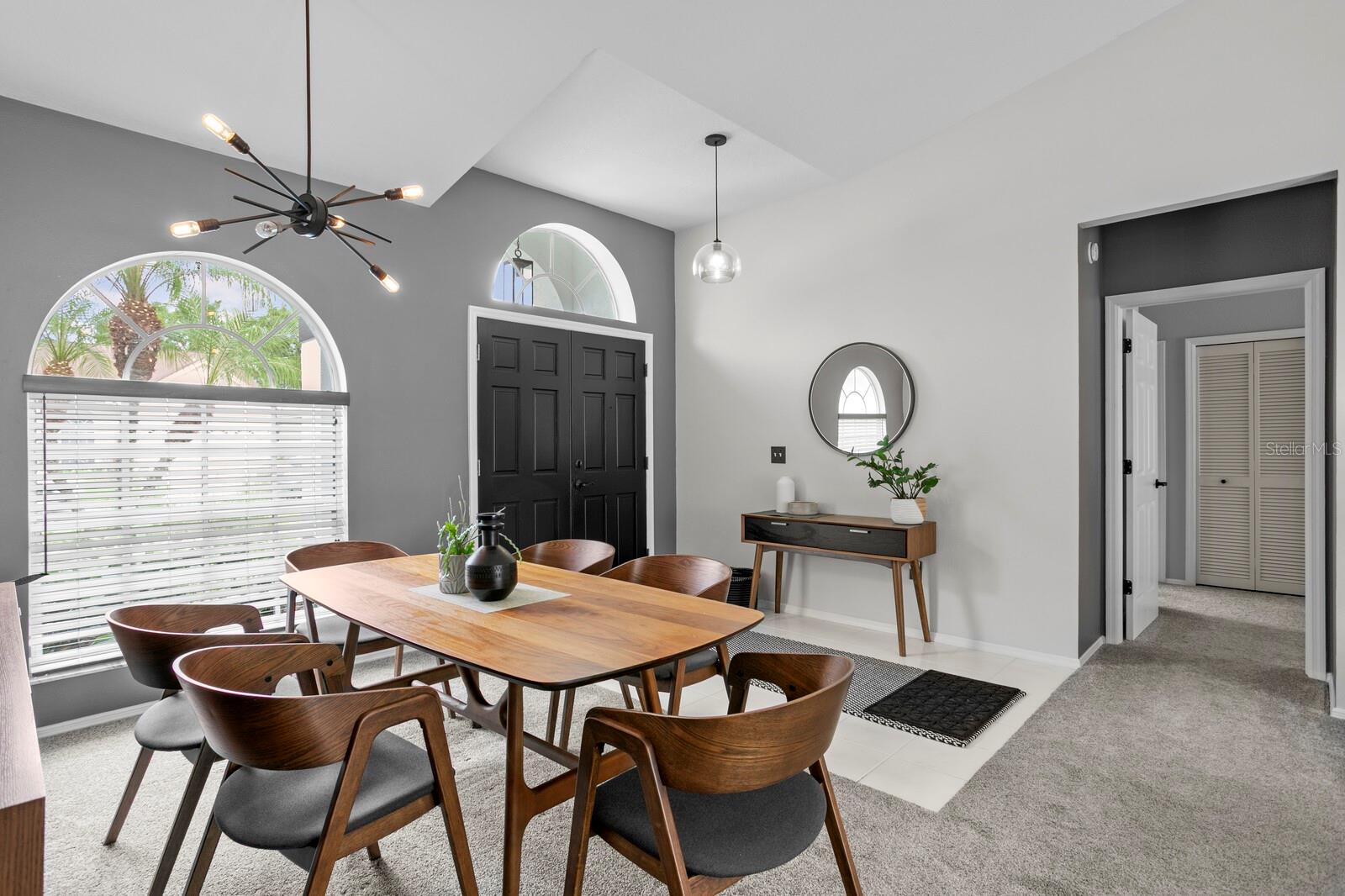 Dining Room & Entry