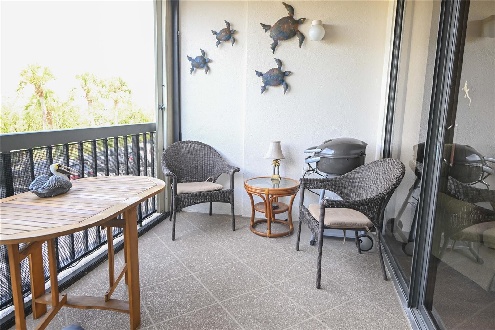 Private lanai with western exposure