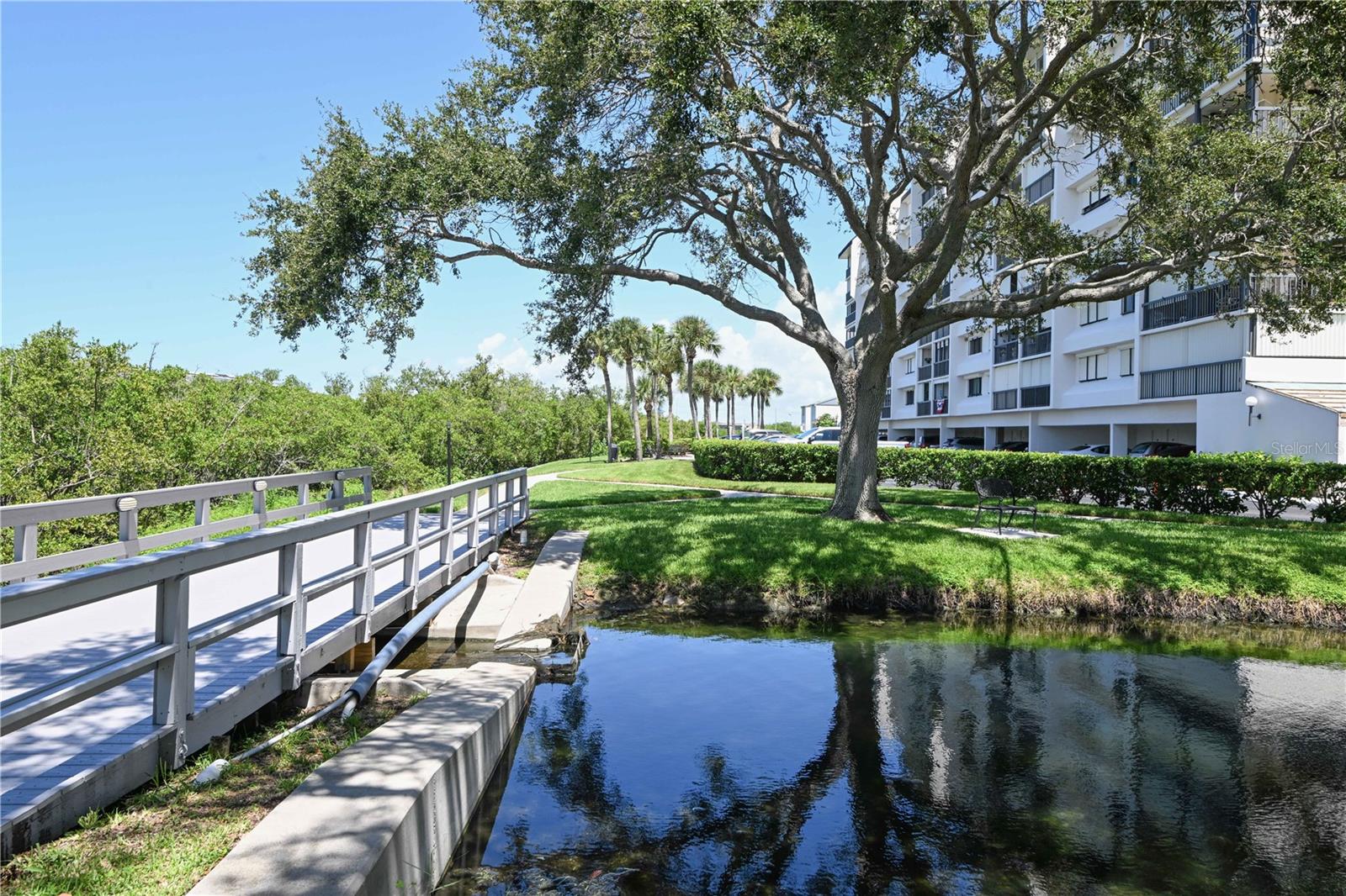 Shipwatch offers resort-style living